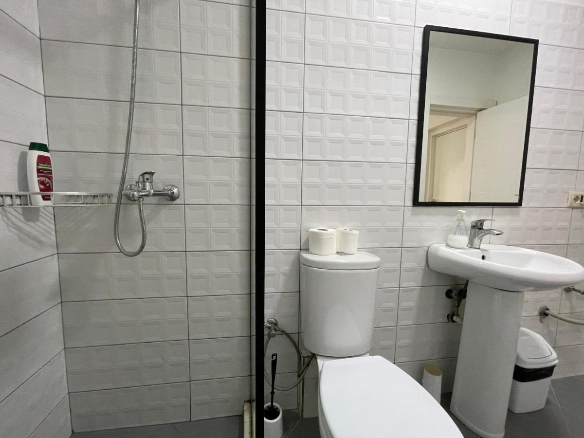 Central Studio Apartments Тирана Экстерьер фото