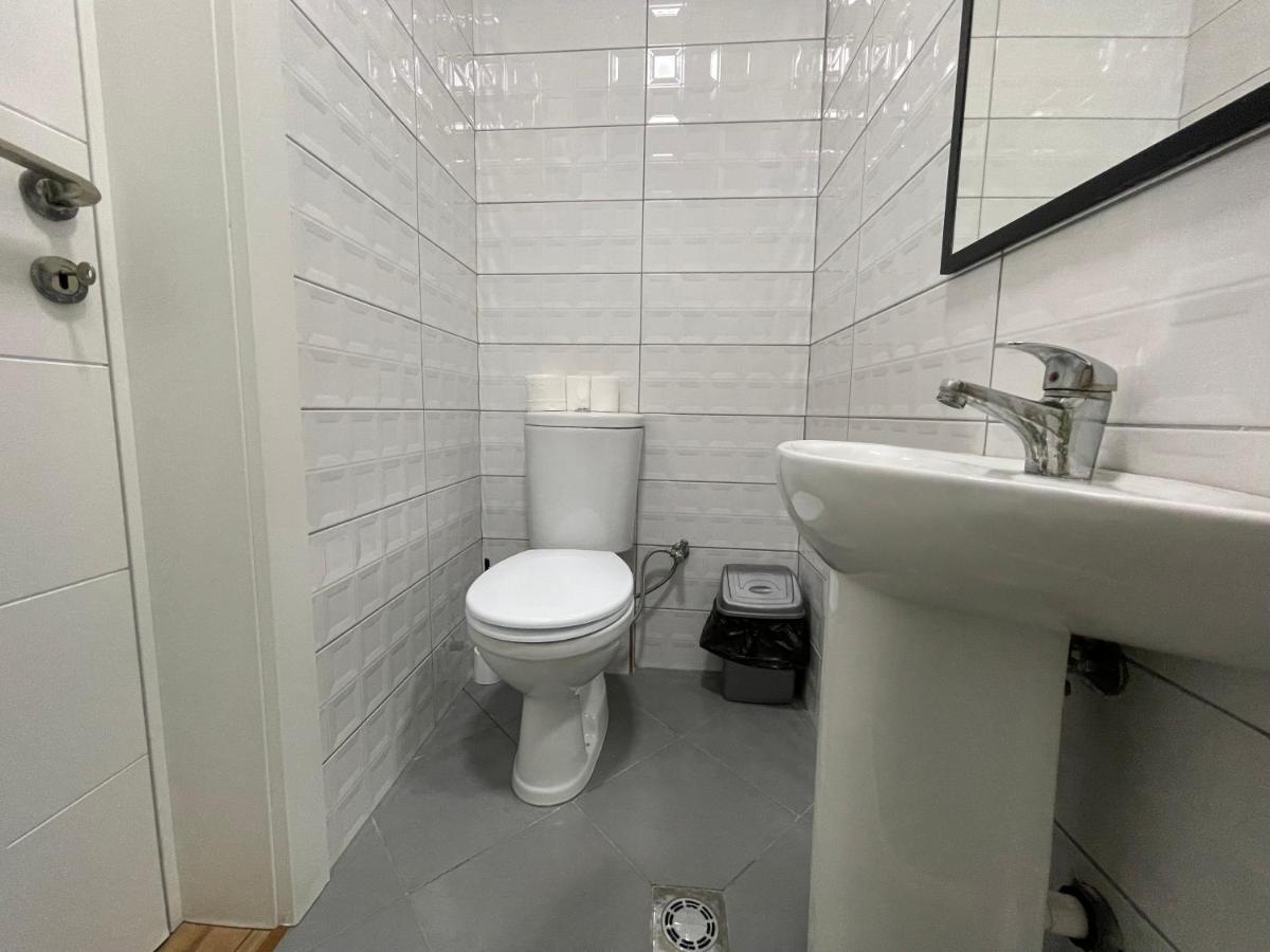 Central Studio Apartments Тирана Экстерьер фото
