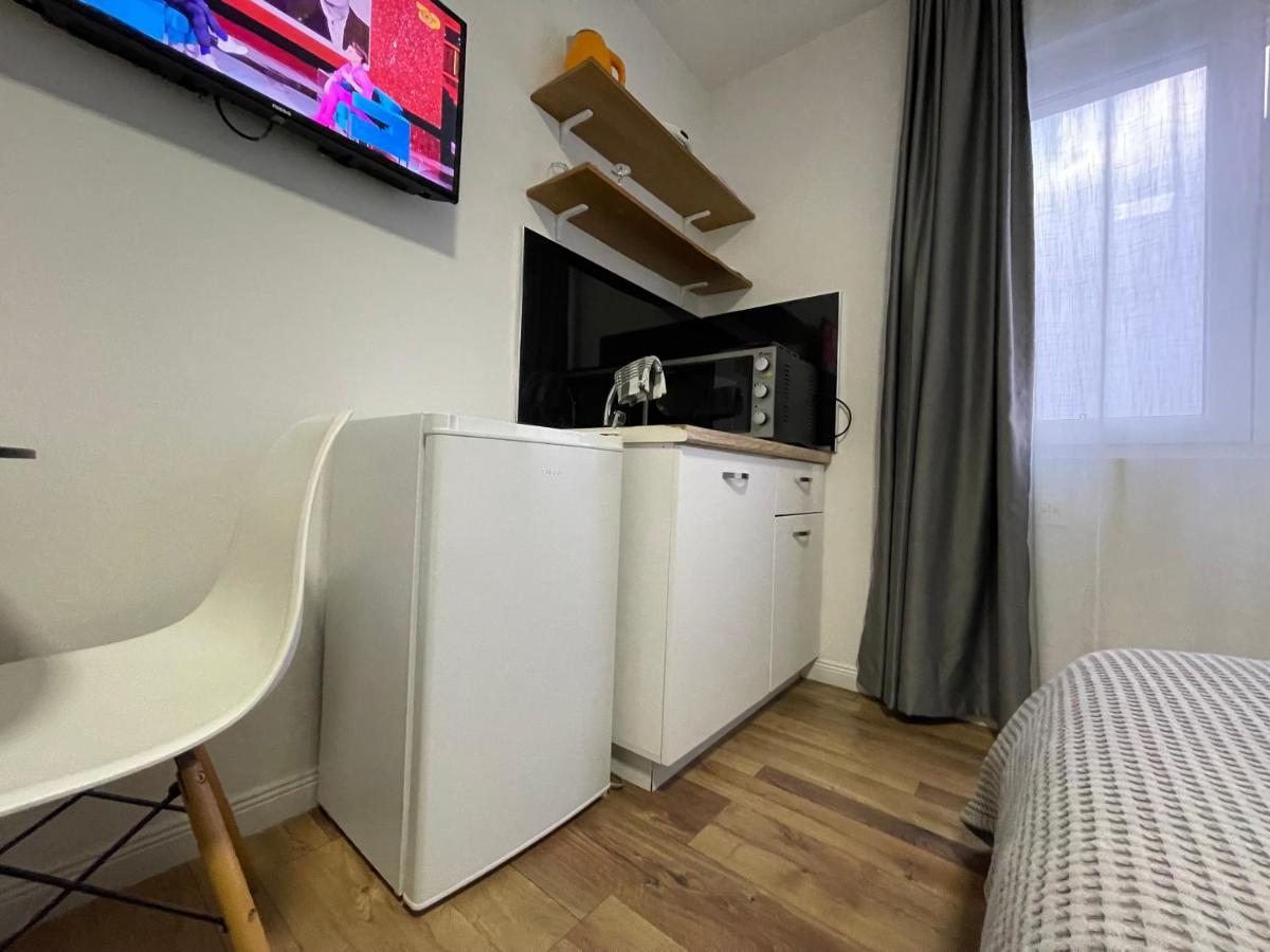 Central Studio Apartments Тирана Экстерьер фото