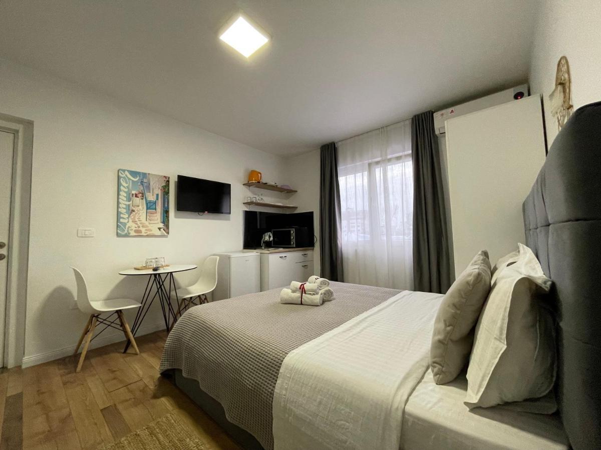 Central Studio Apartments Тирана Экстерьер фото